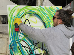 Nadal 2015 a Girona. 8&egrave; Mercat de la Volta Art Km 0. Cercavila musical amb Girona Marxing Band