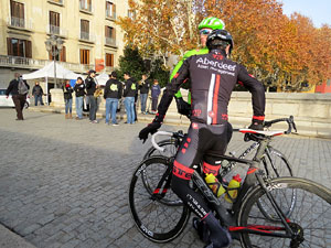 Nadal 2015 a Girona. 8&egrave; Mercat de la Volta Art Km 0. Cercavila musical amb Girona Marxing Band