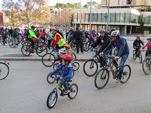 Bicicletada de Reis organitzada pel col&middot;lectiu Moute en bici