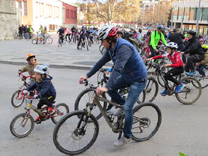 Bicicletada de Reis organitzada pel col&middot;lectiu Moute en bici