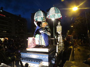 La Cavalcada de Reis 2016. Desfilada pels carrers de la ciutat, fins la pla&ccedil;a del Vi