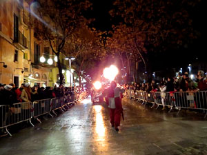 La Cavalcada de Reis 2016. Desfilada pels carrers de la ciutat, fins la pla&ccedil;a del Vi