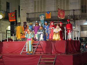 La Cavalcada de Reis 2016. Arribada a la plaça del Vi i rebuda de l'alcalde