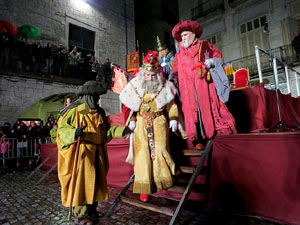 La Cavalcada de Reis 2016. Arribada a la plaça del Vi i rebuda de l'alcalde