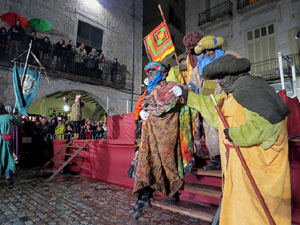 La Cavalcada de Reis 2016. Arribada a la plaça del Vi i rebuda de l'alcalde