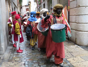 La Cavalcada de Reis 2016. La precavalcada pels carrers de Girona