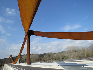 Ponts de Girona. El pont de l'Aurora en el límit dels barris de Pedret i Pont Major