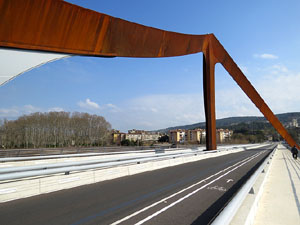 Ponts de Girona. El pont de l'Aurora en el límit dels barris de Pedret i Pont Major