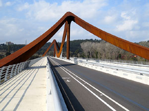 Ponts de Girona. El pont de l'Aurora en el límit dels barris de Pedret i Pont Major