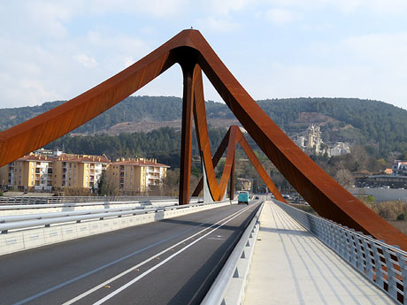 Ponts de Girona. El pont de l'Aurora en el límit dels barris de Pedret i Pont Major