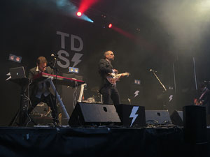 Sant Jordi 2016 a Girona. Concert de Sant Jordi amb Celtas Cortos, Blaumut i Teràpia de Shock