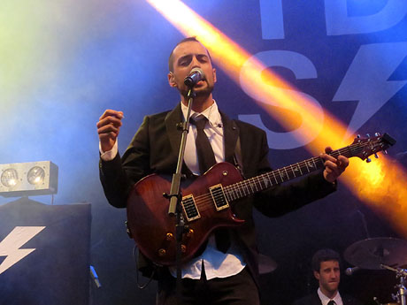Festivitats i esdeveniments. Sant Jordi 2016 a Girona. Concert de Sant Jordi amb Celtas Cortos, Blaumut i Ter&agrave;pia de Shock