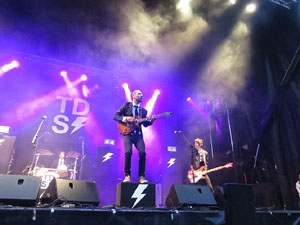 Sant Jordi 2016 a Girona. Concert de Sant Jordi amb Celtas Cortos, Blaumut i Teràpia de Shock