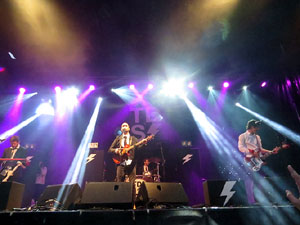 Sant Jordi 2016 a Girona. Concert de Sant Jordi amb Celtas Cortos, Blaumut i Teràpia de Shock