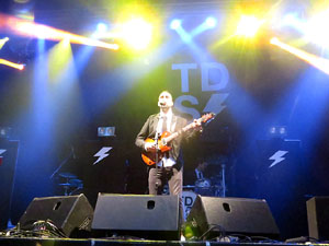 Sant Jordi 2016 a Girona. Concert de Sant Jordi amb Celtas Cortos, Blaumut i Teràpia de Shock