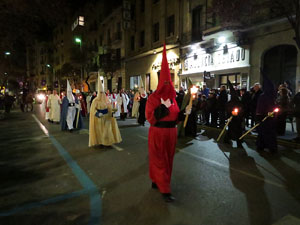 Setmana Santa 2016 a Girona. Process&oacute; del Sant Enterrament