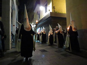 Setmana Santa 2016 a Girona. Process&oacute; del Sant Enterrament