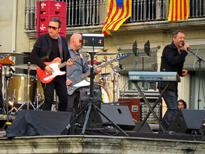 Festival Strenes 2016. Concert inaugural al terrat del punt d'Informaci&oacute; de la Rambla a c&agrave;rrec de Love of Lesbian