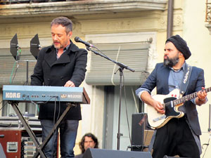 Festival Strenes 2016. Concert inaugural al terrat del punt d'Informaci&oacute; de la Rambla a c&agrave;rrec de Love of Lesbian