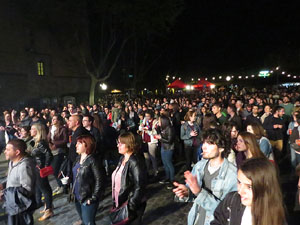 Festival Strenes 2016. Escenari de la pla&ccedil;a de Sant Feliu. Actuaci&oacute; de Joan Colomo