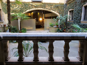 Temps de Flors 2016. Muntatges i instal&middot;lacions al Palau de Caramany