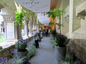 Temps de Flors 2016. Decoració floral del claustre de la Catedral