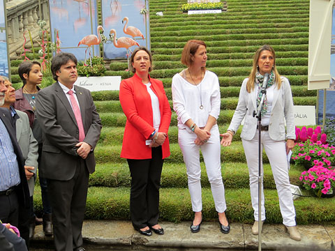 La regidora Gl&ograve;ria Plana durat el seu parlament