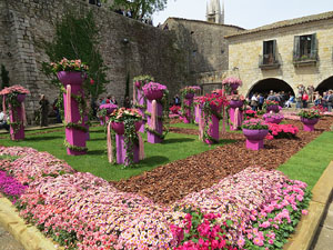 Temps de Flors 2016. Muntatges i instal&middot;lacions a la pla&ccedil;a dels Jurats