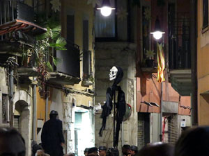 Temps de Flors 2016. Espectacle Lymbus, a càrrec de Comediants, a les escales de Sant Feliu