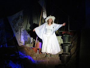 Temps de Flors 2016. Espectacle Lymbus, a càrrec de Comediants, a les escales de Sant Feliu