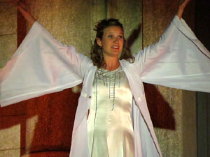 Temps de Flors 2016. Espectacle Lymbus, a càrrec de Comediants, a les escales de Sant Feliu