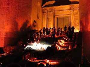 Temps de Flors 2016. Espectacle Lymbus, a càrrec de Comediants, a les escales de Sant Feliu