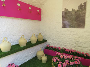 Temps de Flors 2016. Muntatges i instal&middot;lacions a la Capella de Sant Crist&ograve;fol