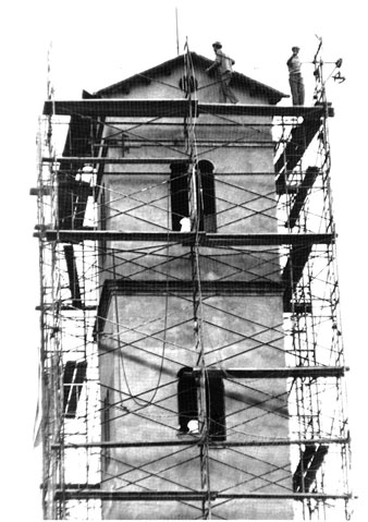 Reparació de la Torre de les Aigües el 1986