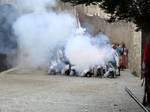 VIII Festa Reviu els Setges Napole&ograve;nics de Girona. Escena 4. Carrer de Pere de Rocabert&iacute;