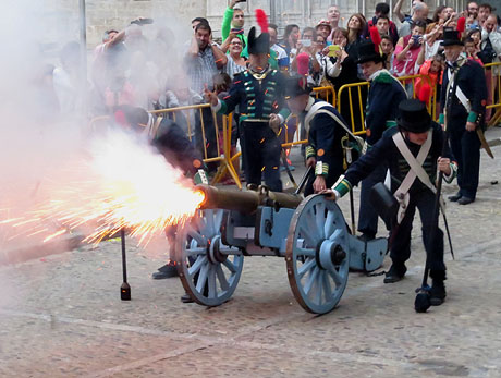 VIII Festa Reviu els Setges Napole&ograve;nics de Girona. Escena 5. La Pla&ccedil;a dels Ap&ograve;stols