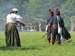 VIII Festa Reviu els Setges Napole&ograve;nics de Girona. Recreaci&oacute; d'una batalla al Parc de les Ribes del Ter