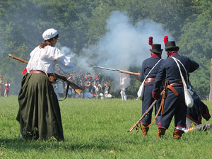VIII Festa Reviu els Setges Napole&ograve;nics de Girona. Recreaci&oacute; d'una batalla al Parc de les Ribes del Ter