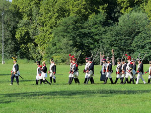 VIII Festa Reviu els Setges Napole&ograve;nics de Girona. Campament al Parc de les Ribes del Ter