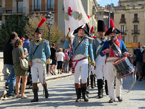VIII Festa Reviu els Setges Napole&ograve;nics de Girona. Desfilada pels carrers del Barri Vell