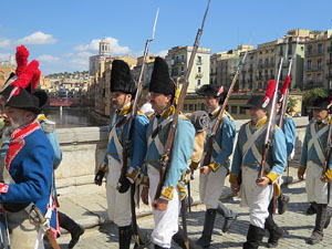 VIII Festa Reviu els Setges Napole&ograve;nics de Girona. Desfilada pels carrers del Barri Vell