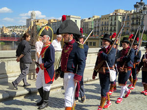 VIII Festa Reviu els Setges Napole&ograve;nics de Girona. Desfilada pels carrers del Barri Vell