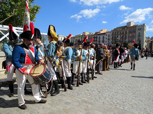 VIII Festa Reviu els Setges Napole&ograve;nics de Girona. Desfilada pels carrers del Barri Vell