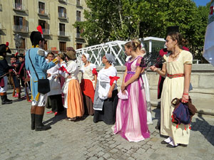 VIII Festa Reviu els Setges Napole&ograve;nics de Girona. Desfilada pels carrers del Barri Vell