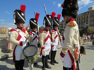 VIII Festa Reviu els Setges Napole&ograve;nics de Girona. Desfilada pels carrers del Barri Vell