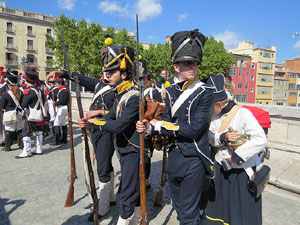 VIII Festa Reviu els Setges Napole&ograve;nics de Girona. Desfilada pels carrers del Barri Vell
