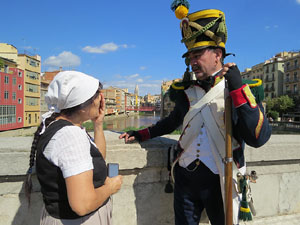 VIII Festa Reviu els Setges Napole&ograve;nics de Girona. Desfilada pels carrers del Barri Vell