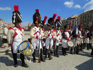 VIII Festa Reviu els Setges Napole&ograve;nics de Girona. Desfilada pels carrers del Barri Vell