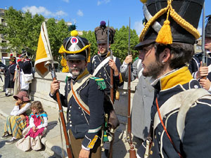 VIII Festa Reviu els Setges Napole&ograve;nics de Girona. Desfilada pels carrers del Barri Vell