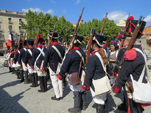 VIII Festa Reviu els Setges Napole&ograve;nics de Girona. Desfilada pels carrers del Barri Vell